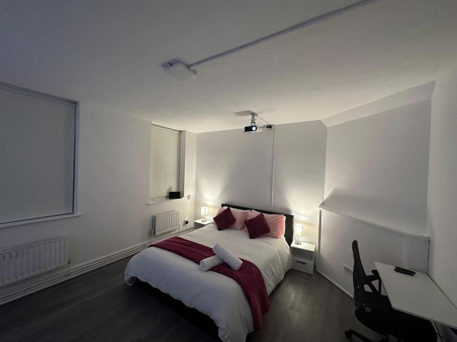 Super Double Bedroom Zone 1 Лондон Екстериор снимка